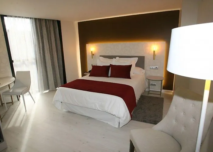 Cardenal מלון מונפורט דה למוס