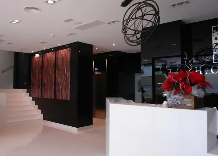 Cardenal 4* מונפורט דה למוס